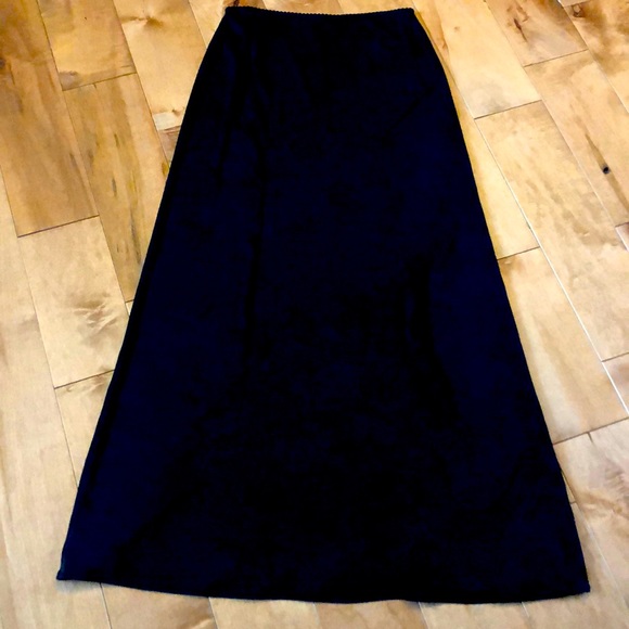Black maxi skirt size small